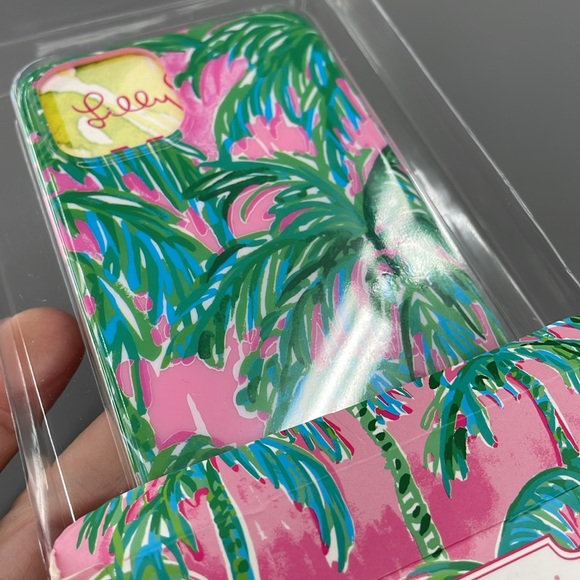 NEW Lilly Pulitzer case iPhone 11pro - Picture 1 of 3